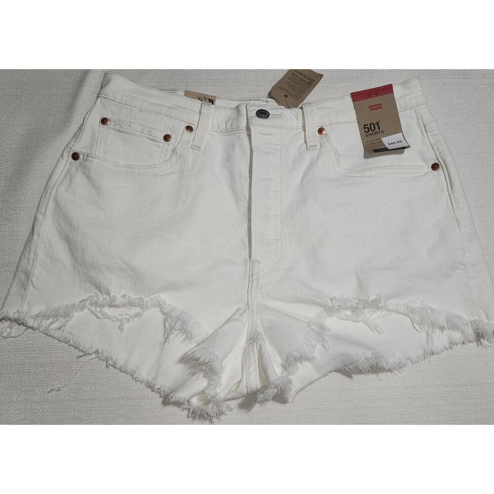 Levi's 501 shorts original 32'' waists a high rise fitted through the hip